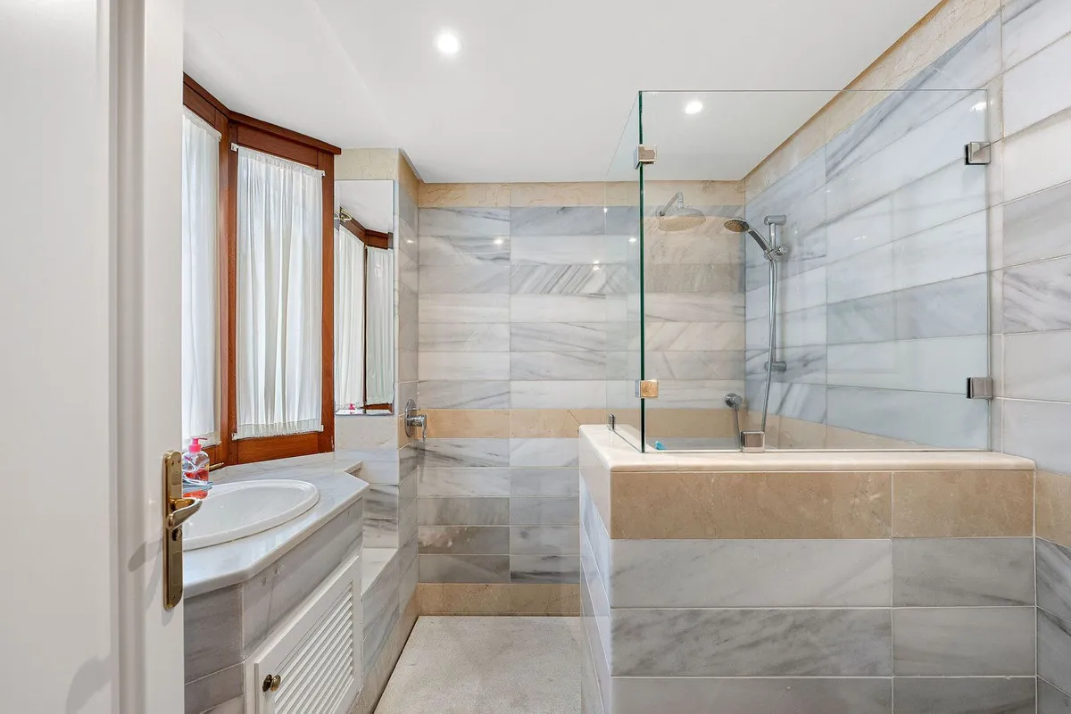 9a273b99-6fc0-4e18-bf1d-1f014c4934f6