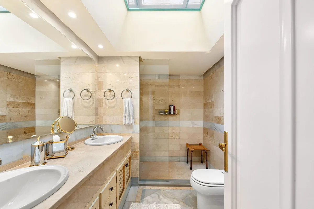 aec1187c-5ea3-499b-8d7f-55b4870d281d