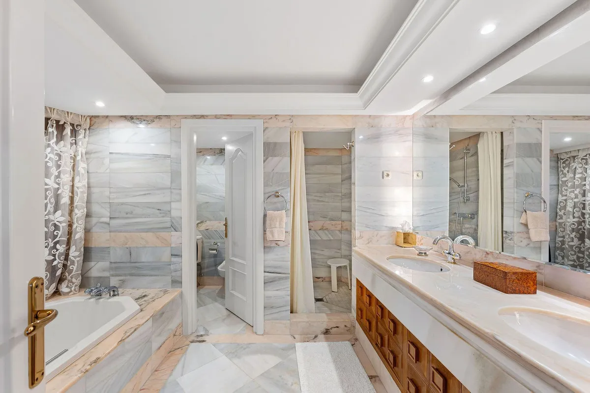 e750eb09-796f-41b5-a023-4e35592262be