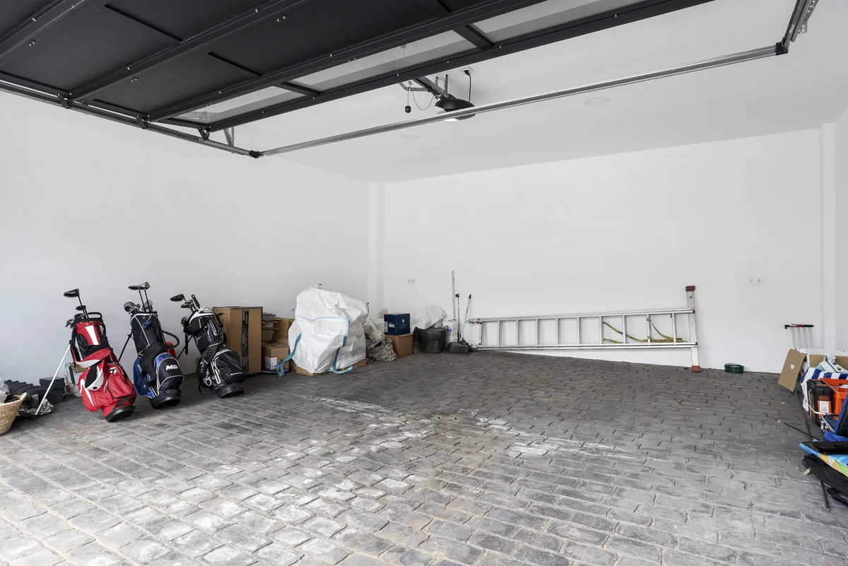 60cbd1da-6e39-4e37-b060-d85a0d4983e9