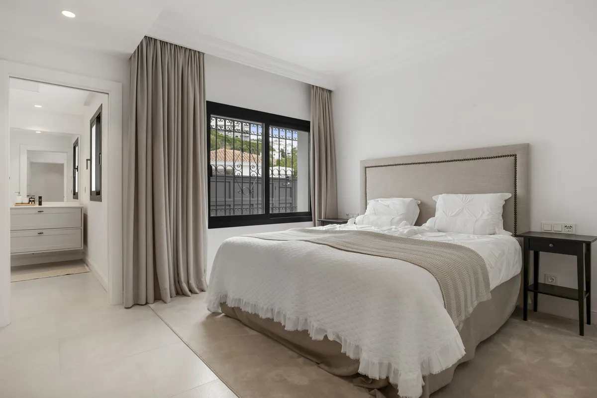 c8efa9a4-35df-48c5-a60d-909725aa9457