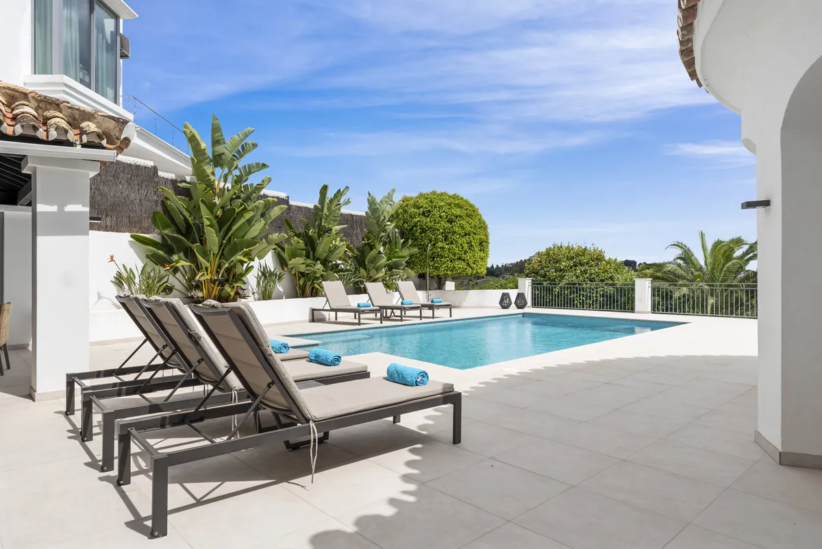 ee8bac17-7e94-4c63-8e41-1e582de2326e