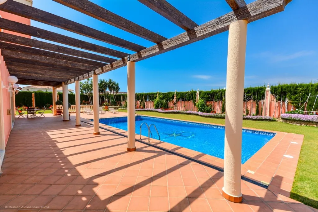 57032839-17bc-4723-9da7-ed87cd06d495