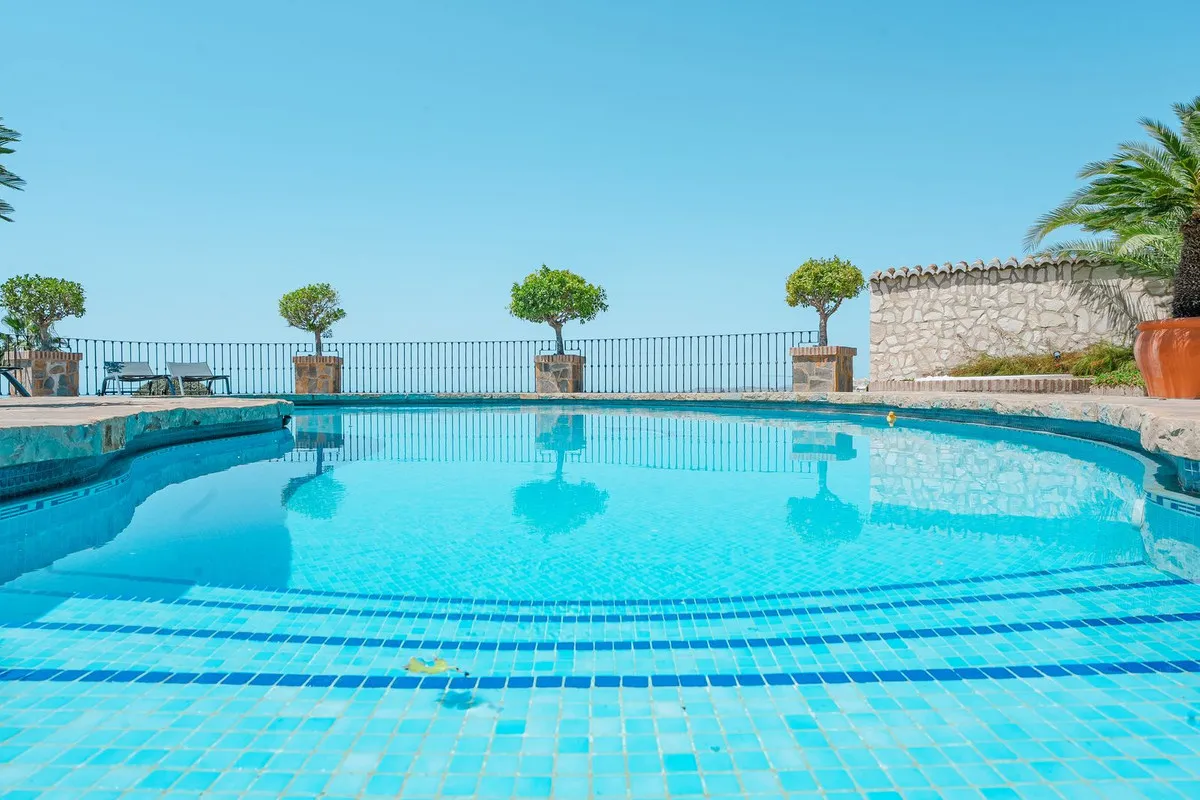 0e8a38f7-4820-483c-8601-18a948c7aac0