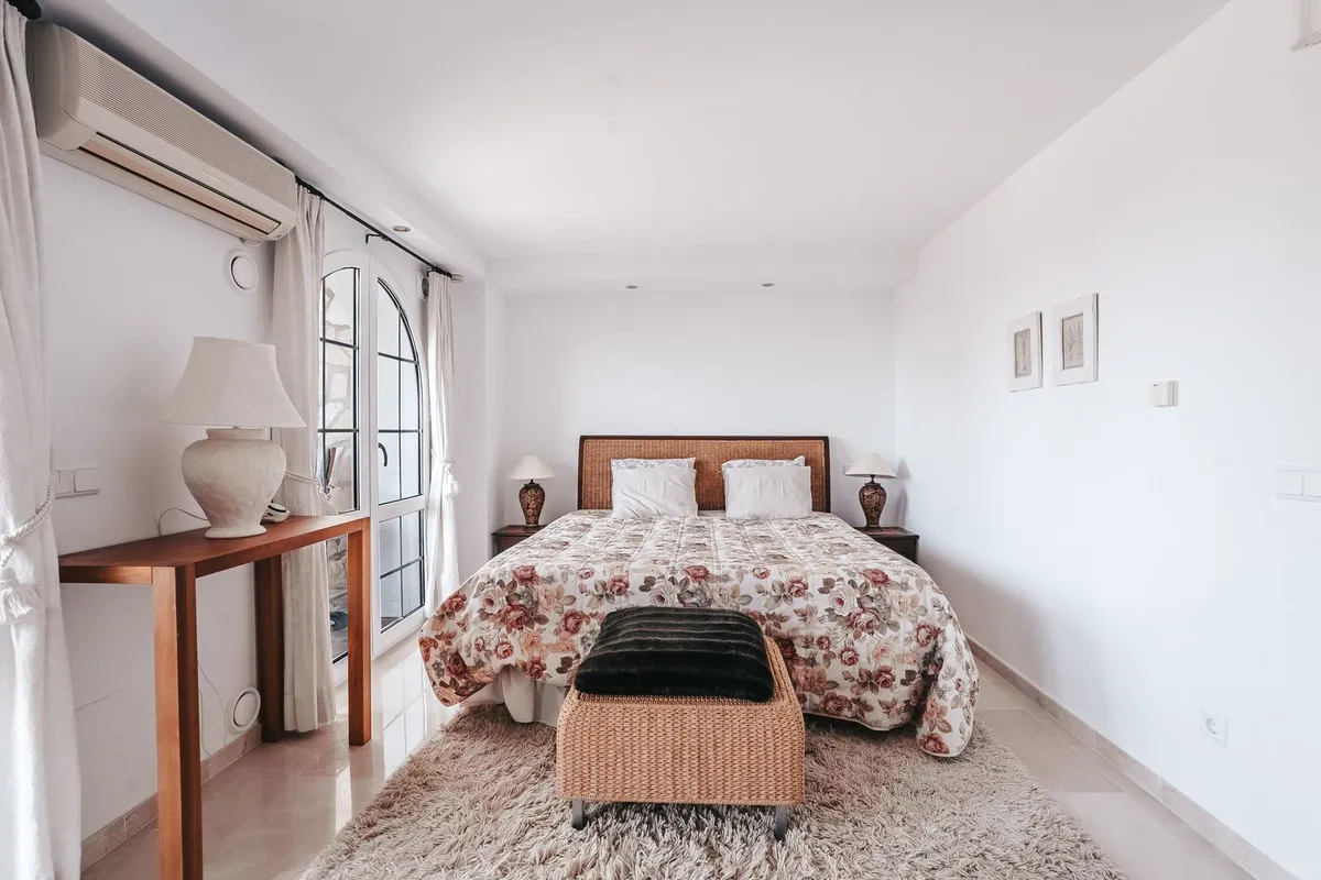 1adc8ad6-fd8c-458c-82b5-c9ddb1331a26