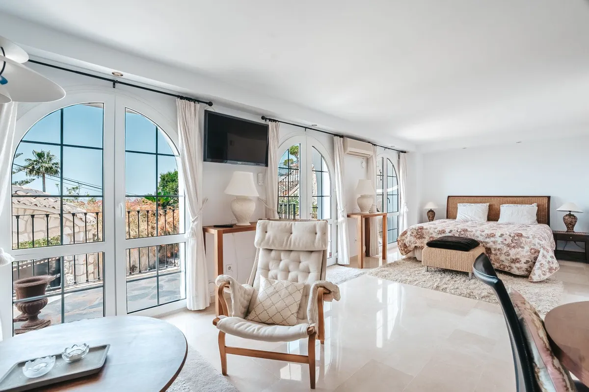 23a64e77-77b8-45c3-9021-f8655c645fd4