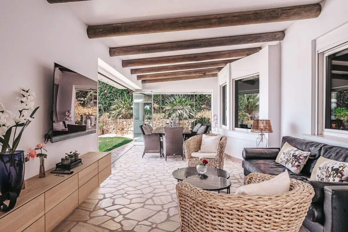 4d49bd1c-48fd-4864-9037-6f1da6b1a7d9