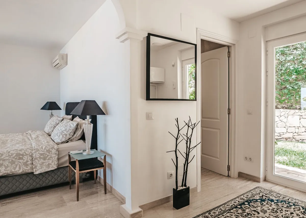 6baeacfd-e241-4e56-a14c-e1e5aaaf809b