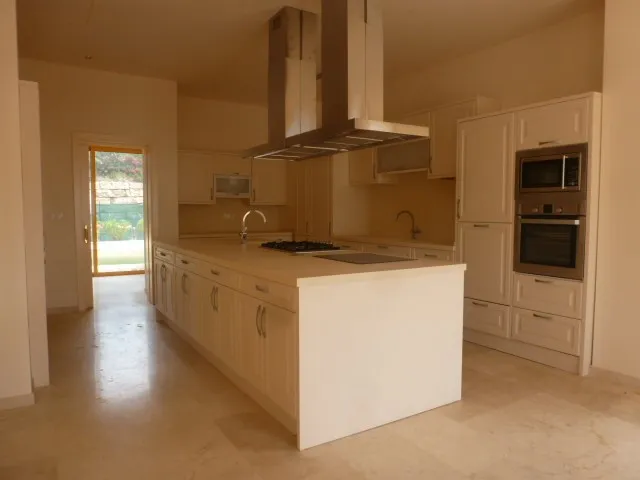 c4f4a9e8-2216-4a8f-8182-cc8210f4b910