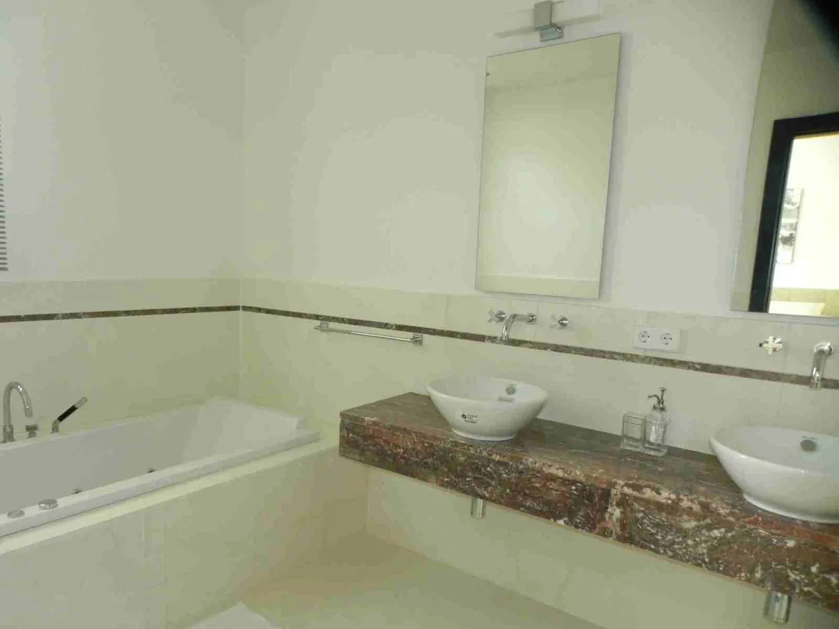 590ba9ac-881f-4052-b4c2-507b07501318