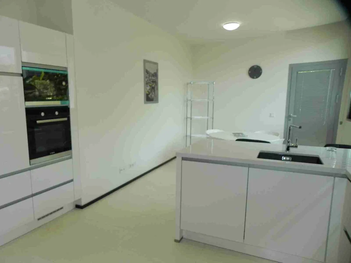 ab75d6e3-db1f-4a7d-a460-292477de483c