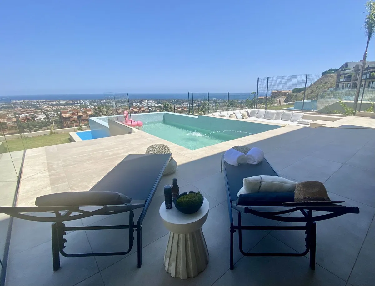 03719517-2481-49e0-9574-c1d43874ae72