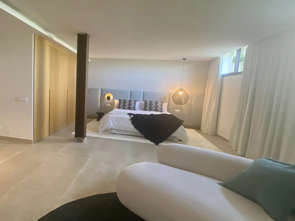 6d4eee6a-5ca1-4b1d-98a6-470bbb6cbd6b