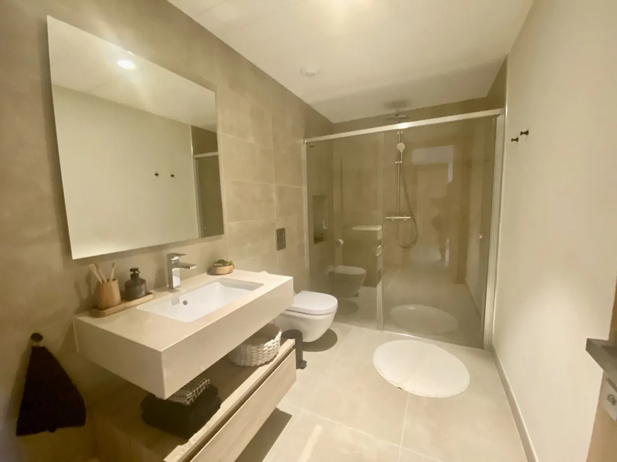 84bcfe11-9e98-4037-abfd-6019d9e07c70