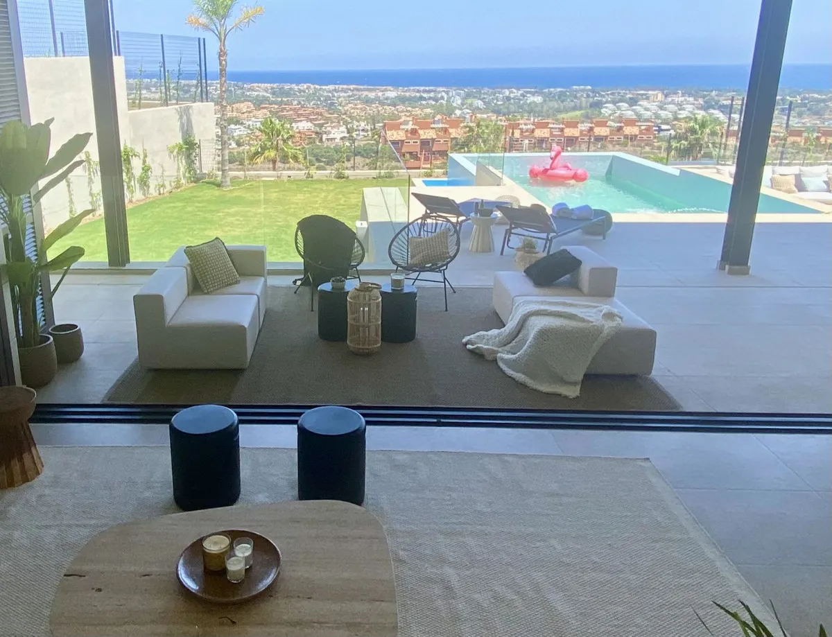 a4ec72ee-8625-4240-b6ee-fb2ef8ba70b9