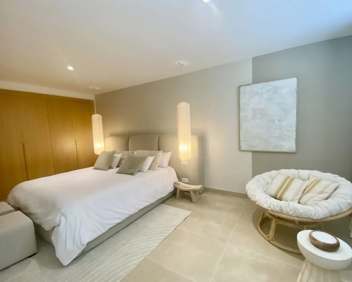 acb8c909-a643-40b8-bfaf-d24606950a97