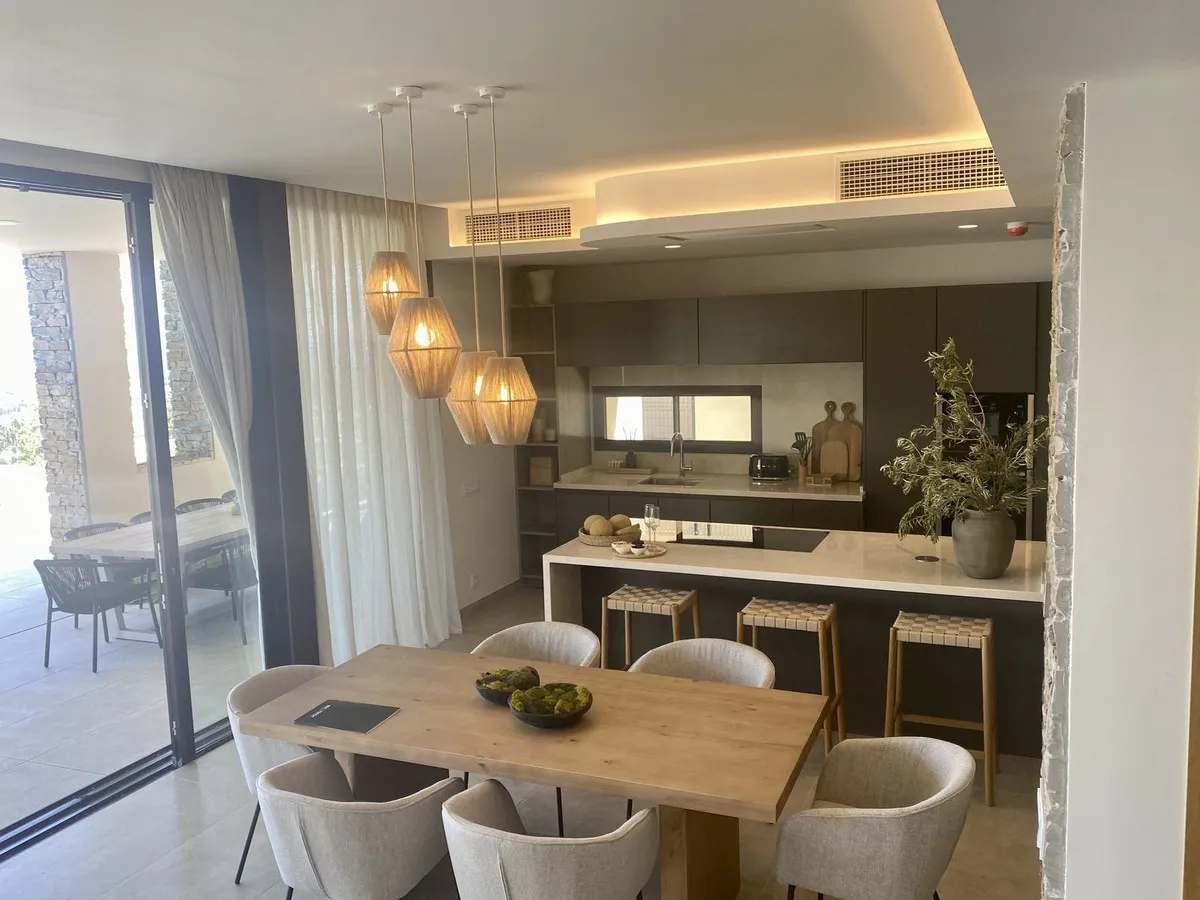 b9db64e4-c00f-4bf9-96e4-33049eb01d3c