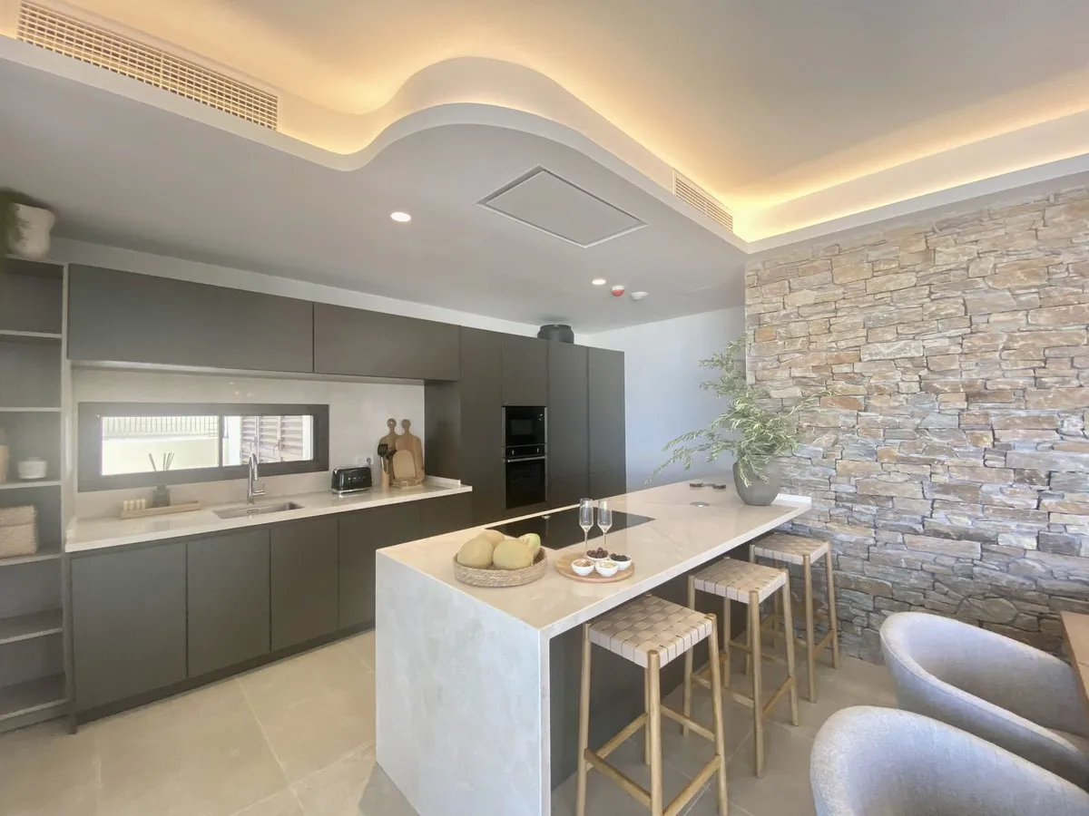 c67c0545-3b2d-4fe8-beaa-91fc4a6a6370