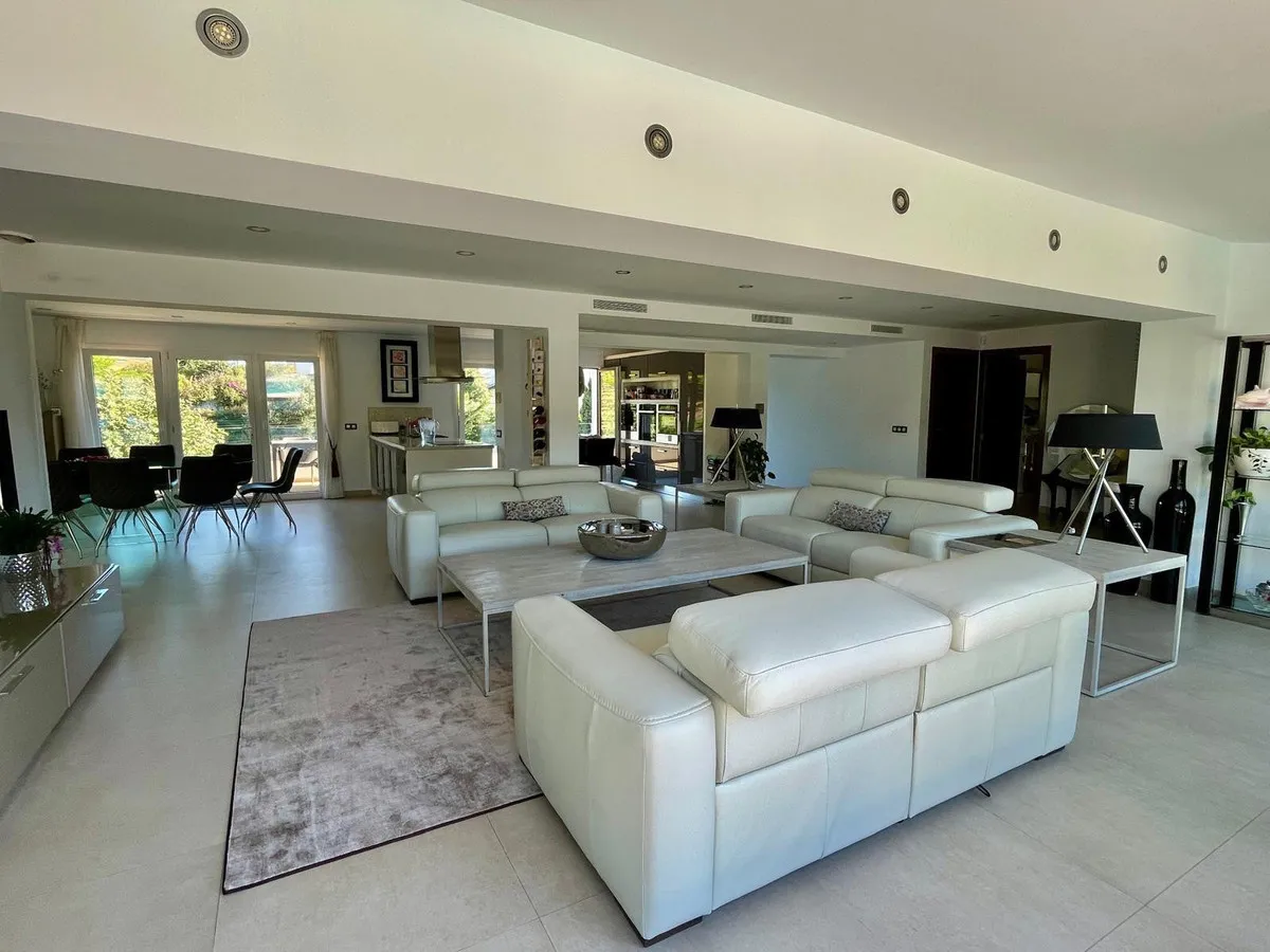 85a99934-c209-40b5-9e43-5a2a5ce7b581