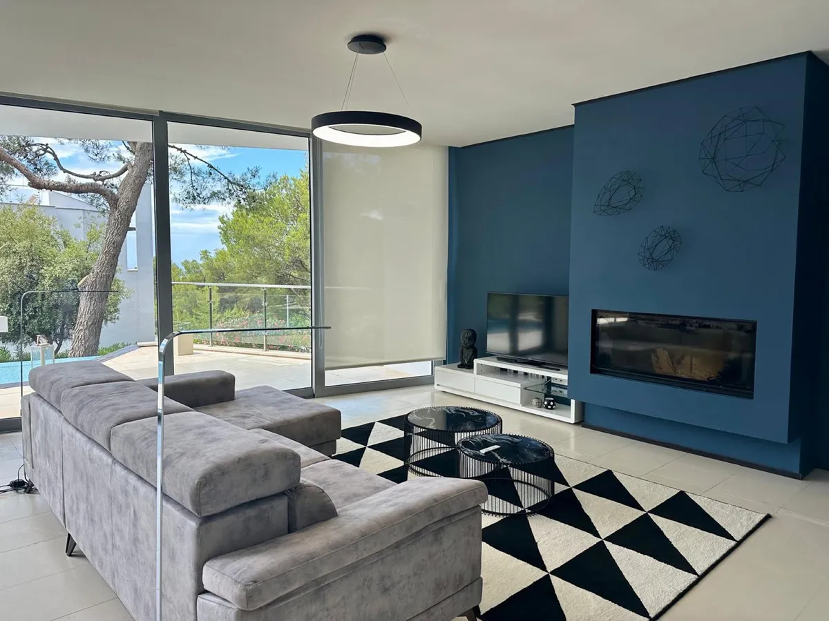 5f320d44-6ed5-4842-98bc-ad17e7cc9545