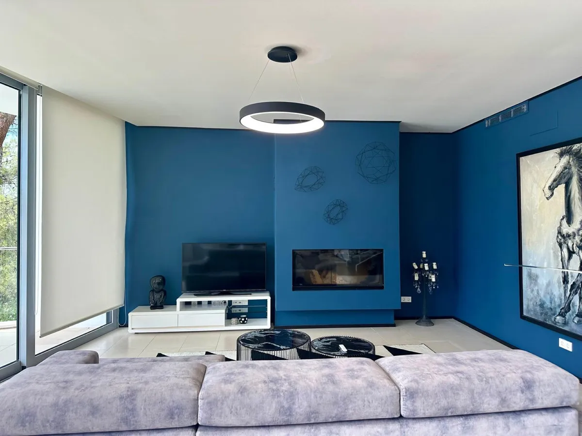 703f27b4-f037-4f32-98f6-aae9db461709