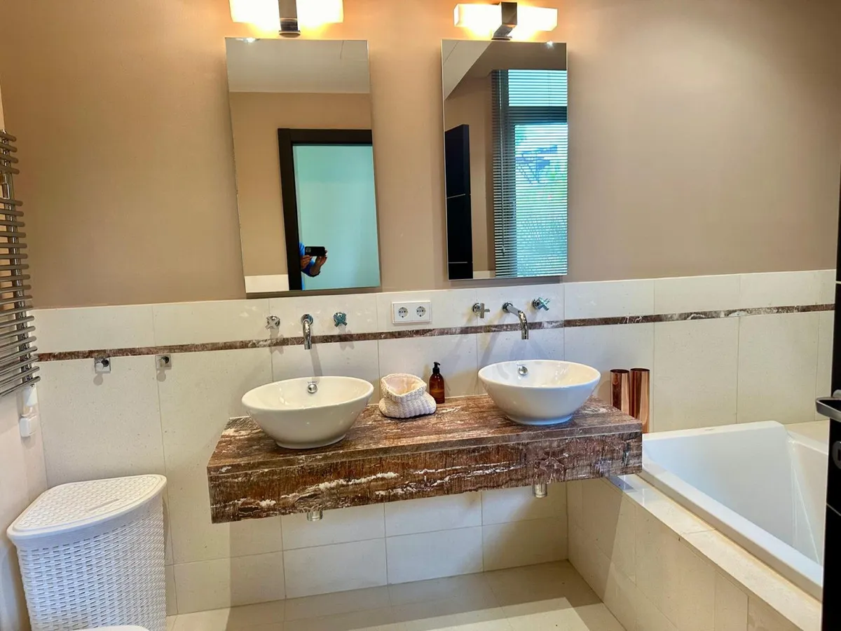 895ee993-4c86-44af-b3f2-e6fc9f2bbd1b