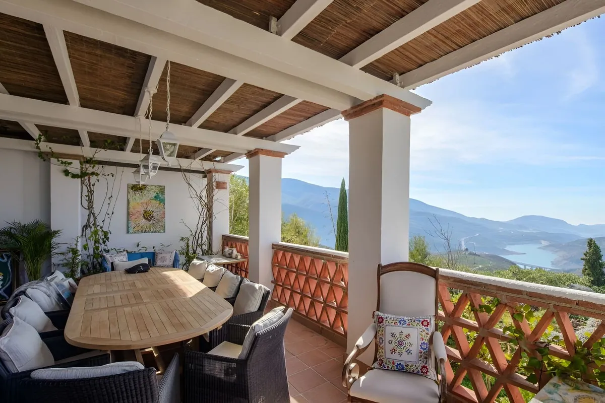 56ac7175-1fc9-444d-b5ad-a8c8d8dbfc6a