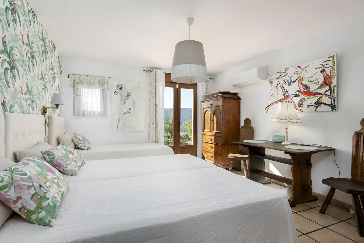 6f6ca05a-eeef-4f0f-a65c-4407c2c00127