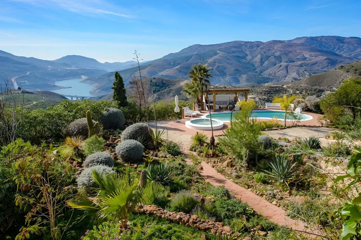 70a4e4e8-4db9-41ef-82fa-b498ea940059