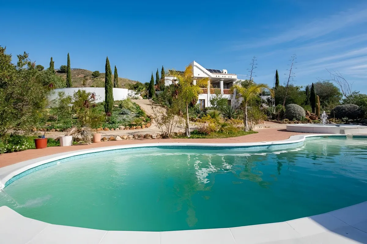 b58a6402-40a6-430e-8eca-afcd2d24bf23