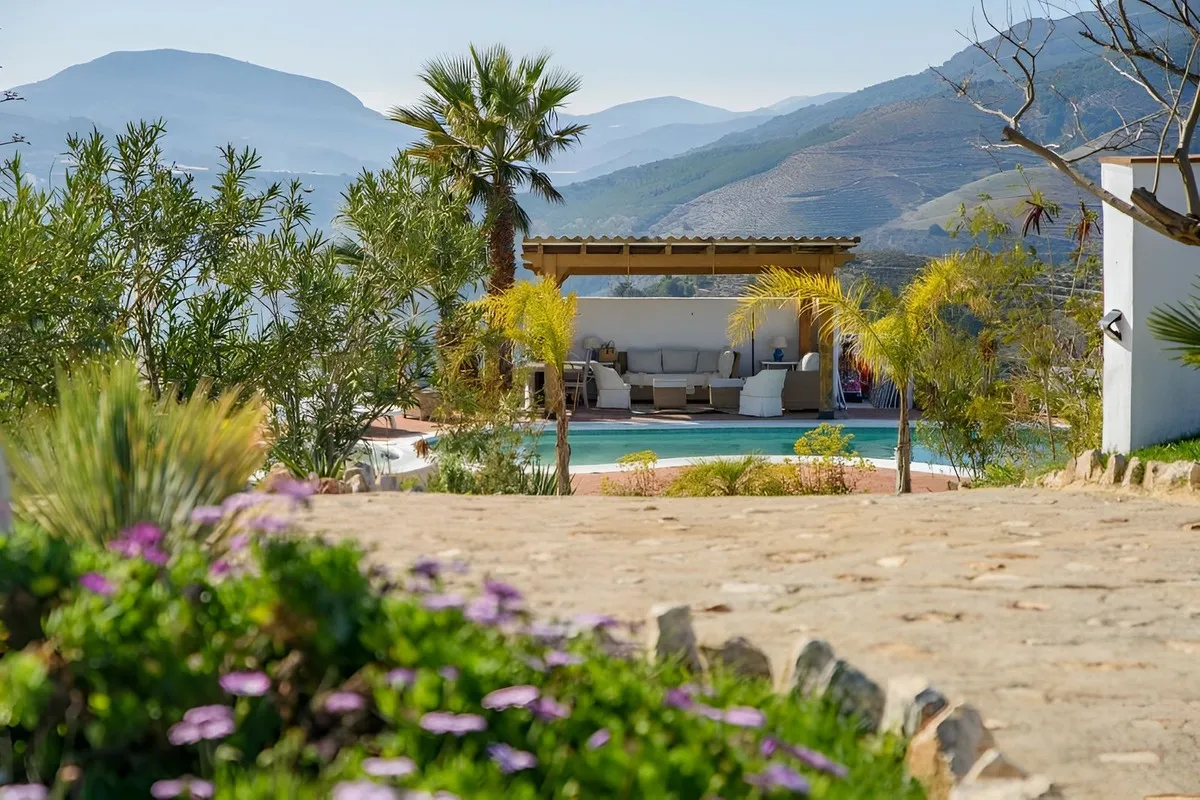 d33664ea-8b49-42cd-be43-e9b63502daad