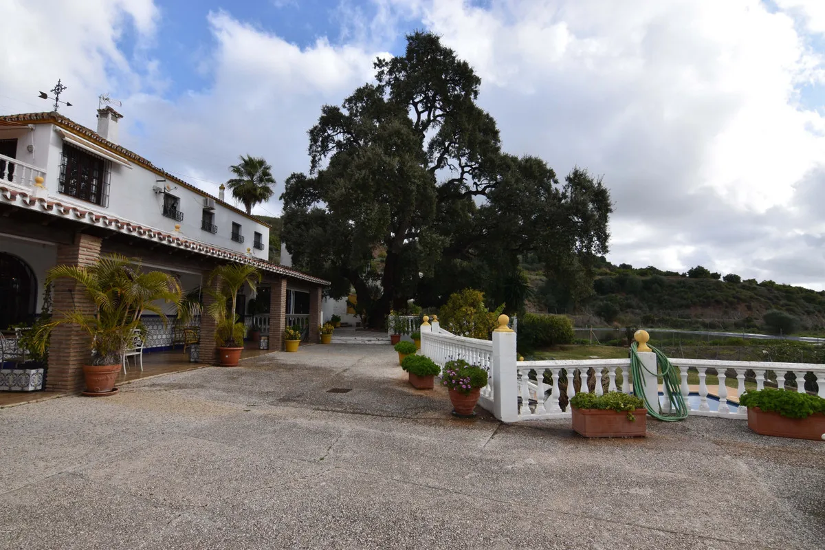 1377e5c3-d3c8-4a47-928d-fc1a96ea5f6c