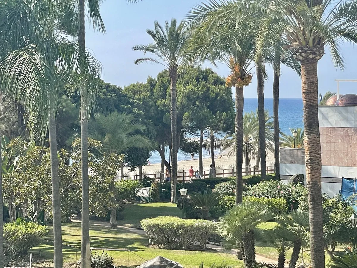 1b5031b6-8715-40e4-9da4-7bd2fd776e68