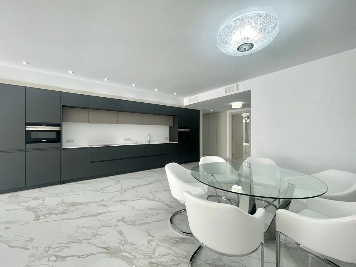 9528d679-7ce3-45b8-b03b-dd85707a6ca2