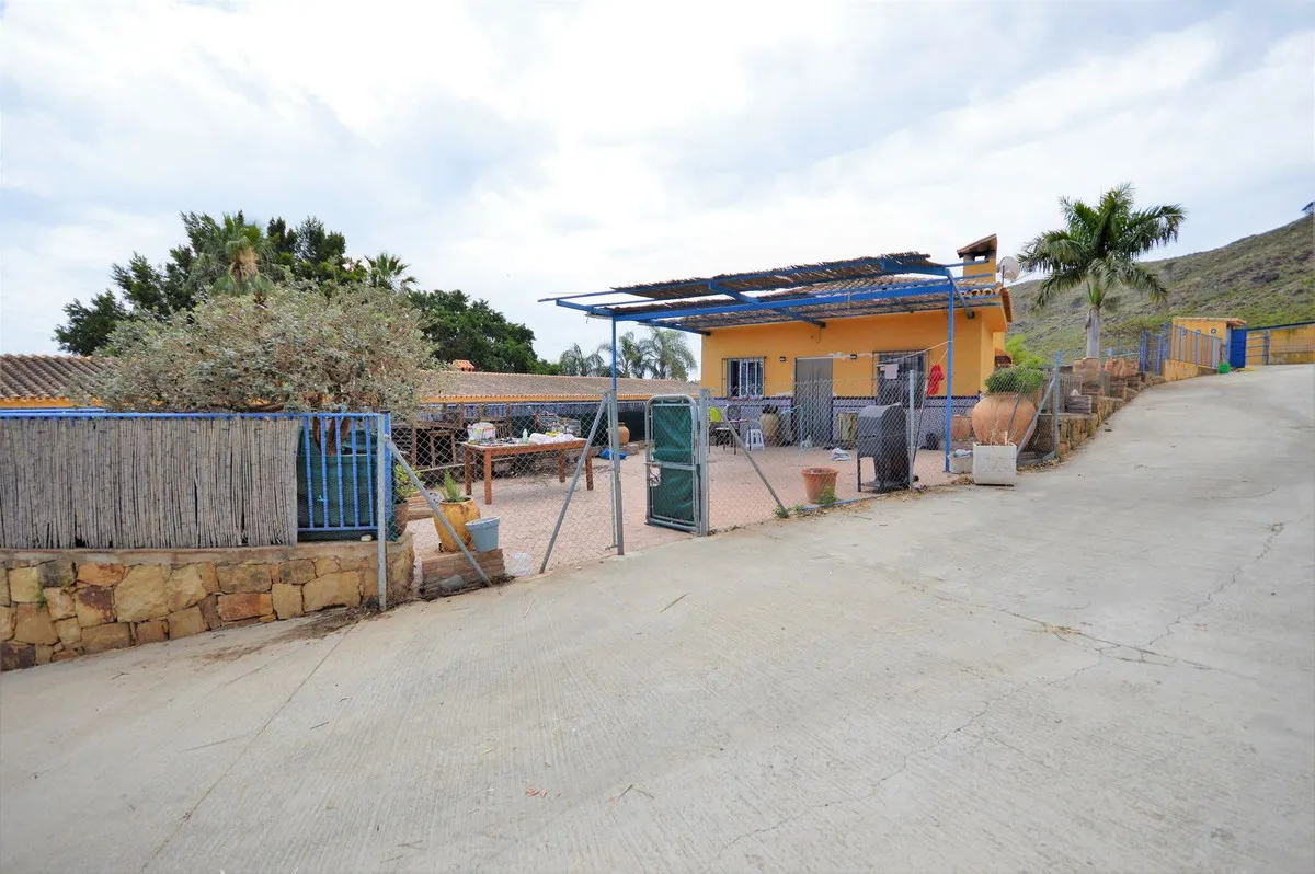 45351856-e2e3-4587-9f44-b0dd1433b98d