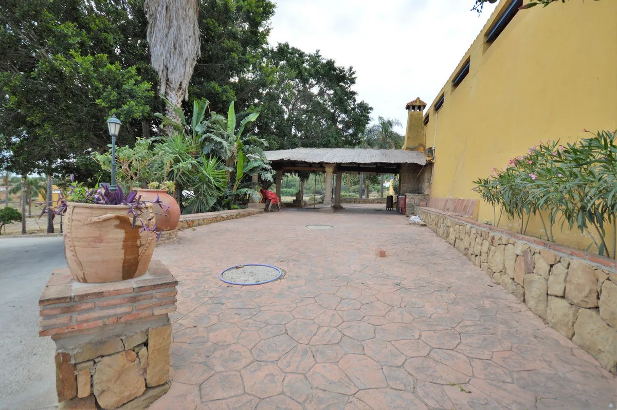 7bb4b852-6325-44e9-a028-4bdc103c5860