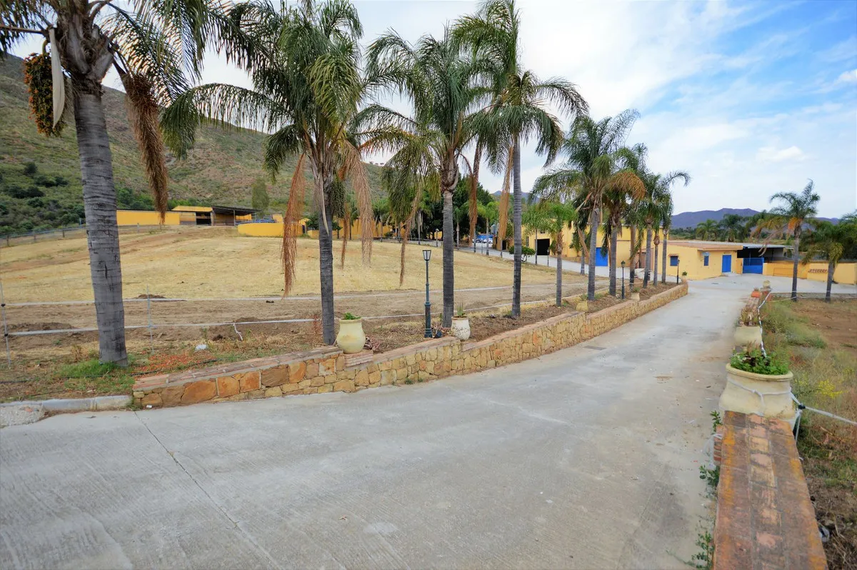 9bba433f-5a53-449e-b7a3-75b1bd4f0486