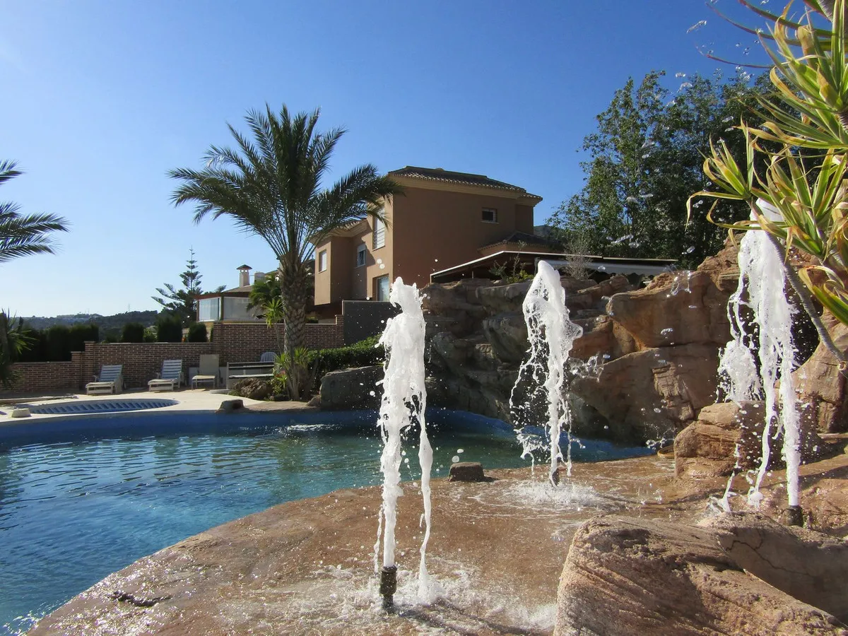 0b0f62e9-b1b0-4839-89af-0ae0dacdb8f1