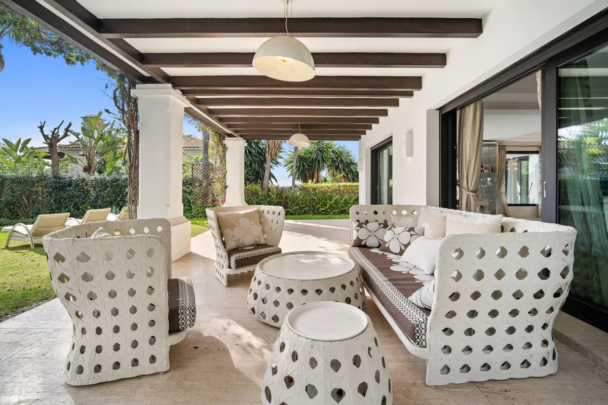 9b06ff61-50eb-490a-8cd0-e4bbdad2517c