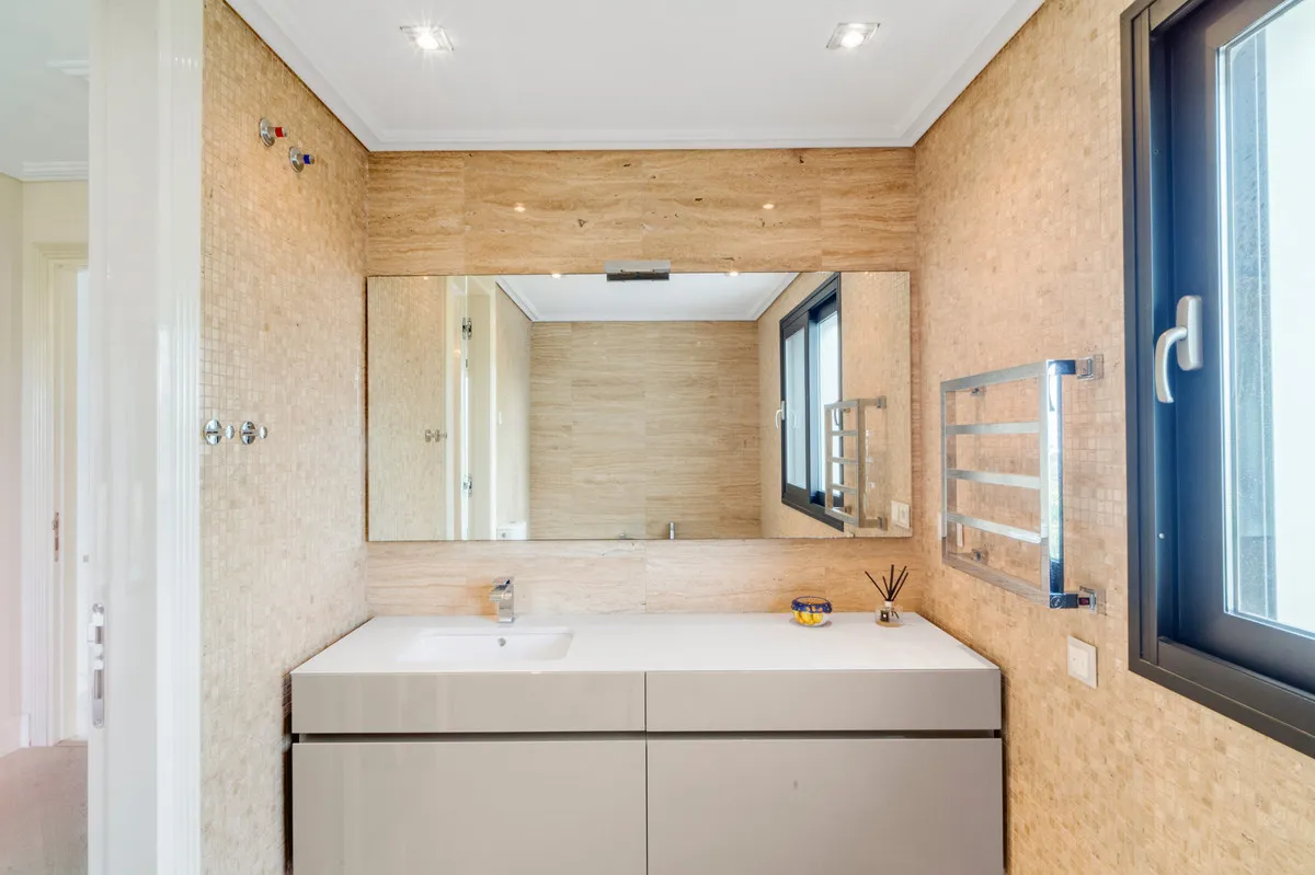 c2139fea-a572-4e46-8c8b-02dfe68d7d1d