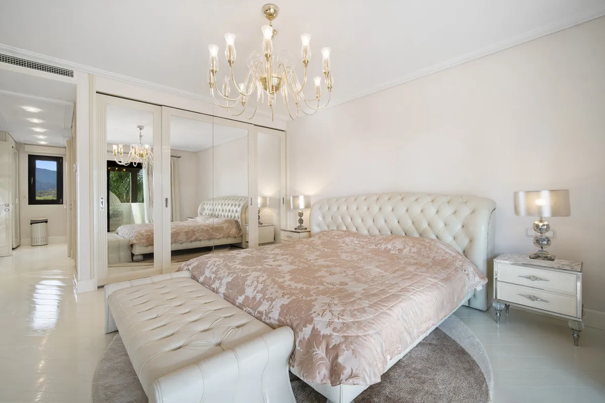 ea8838c3-50ab-4df8-b2a3-66e07611c362