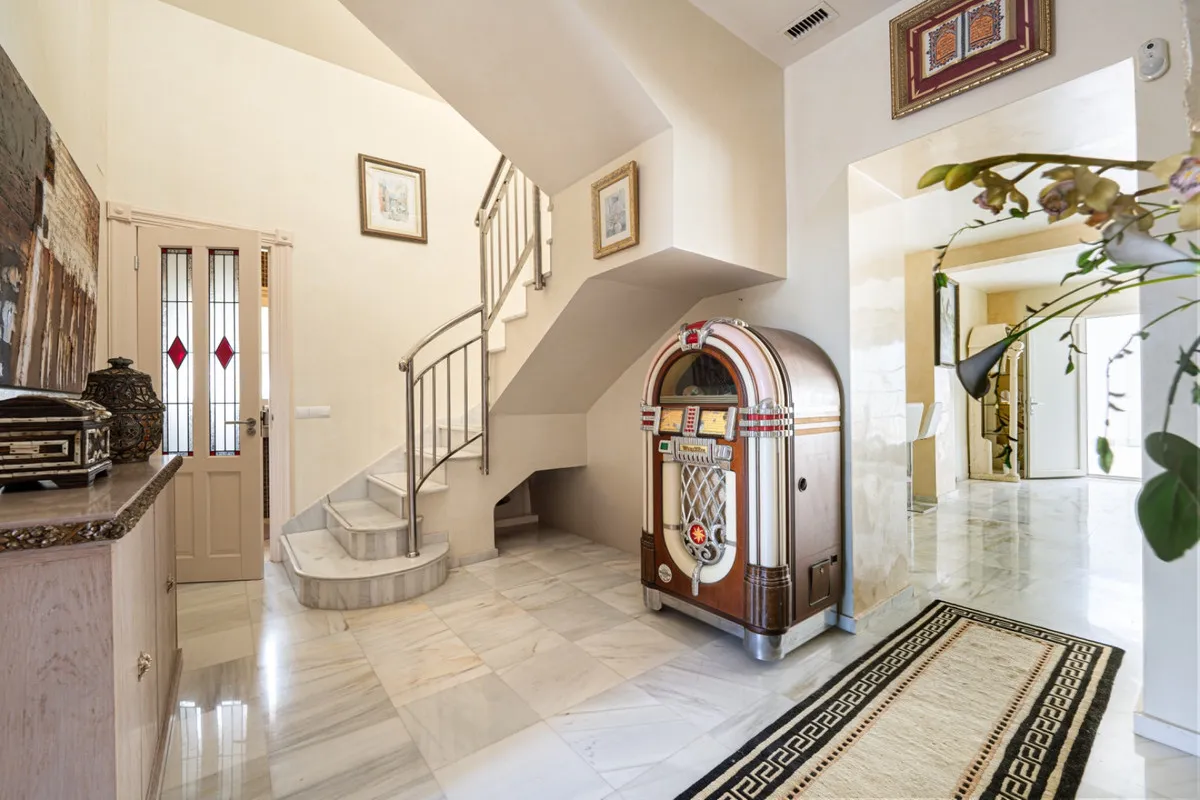 03c40fb7-0991-4e25-93b5-eb1f964b6e46