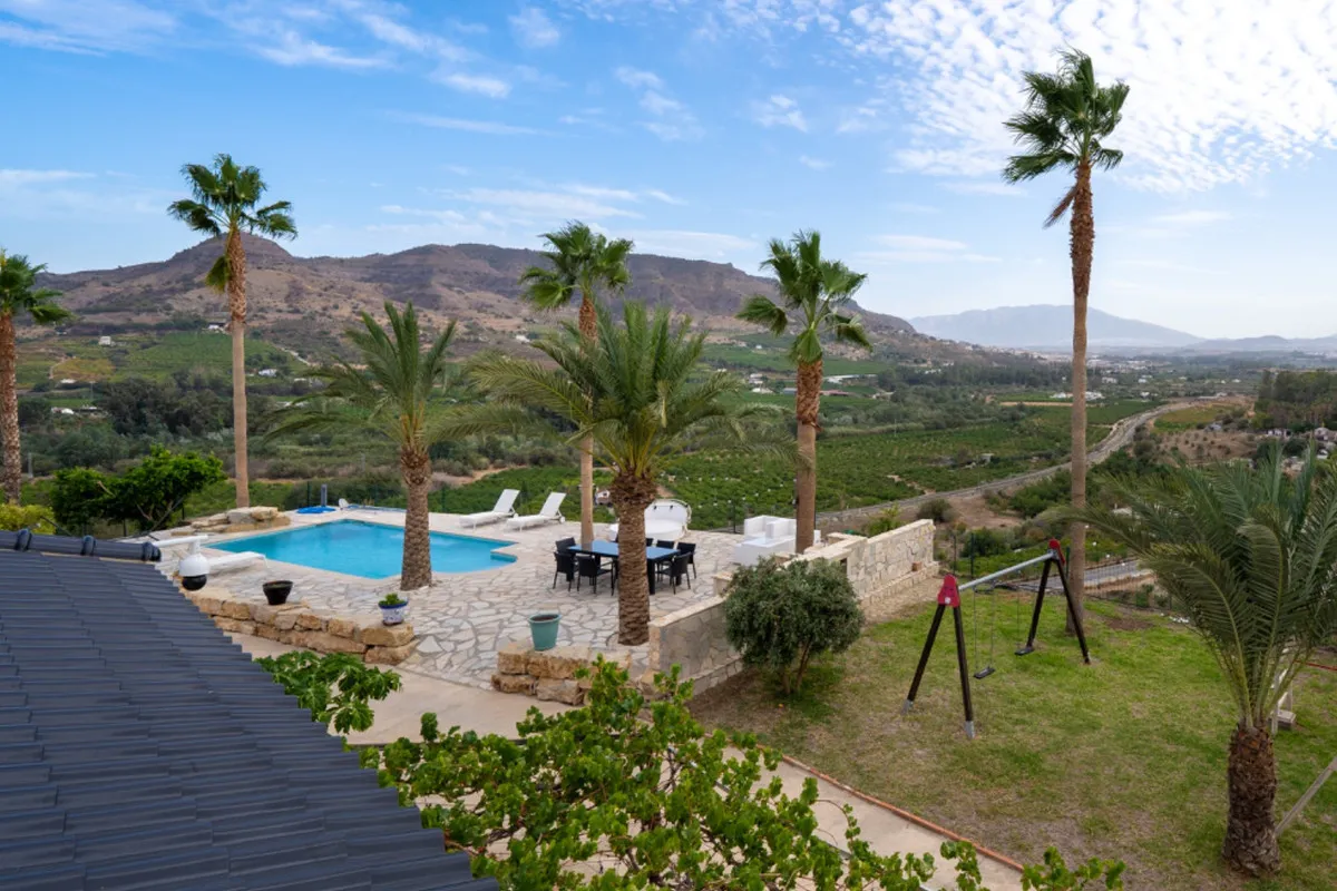 0ffba957-0d2e-4035-a9b9-f7e253e97045