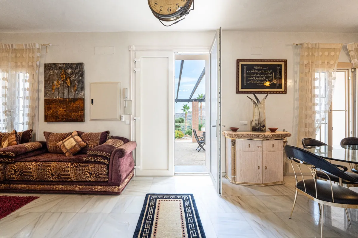 5763b9e2-cab0-4646-a511-767a15424a37