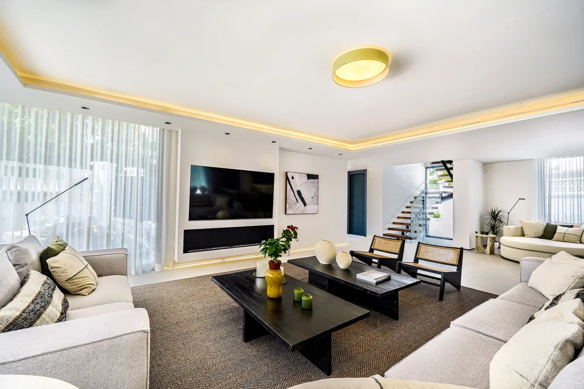 63fba175-b747-4907-bf6f-ffe9605b7714