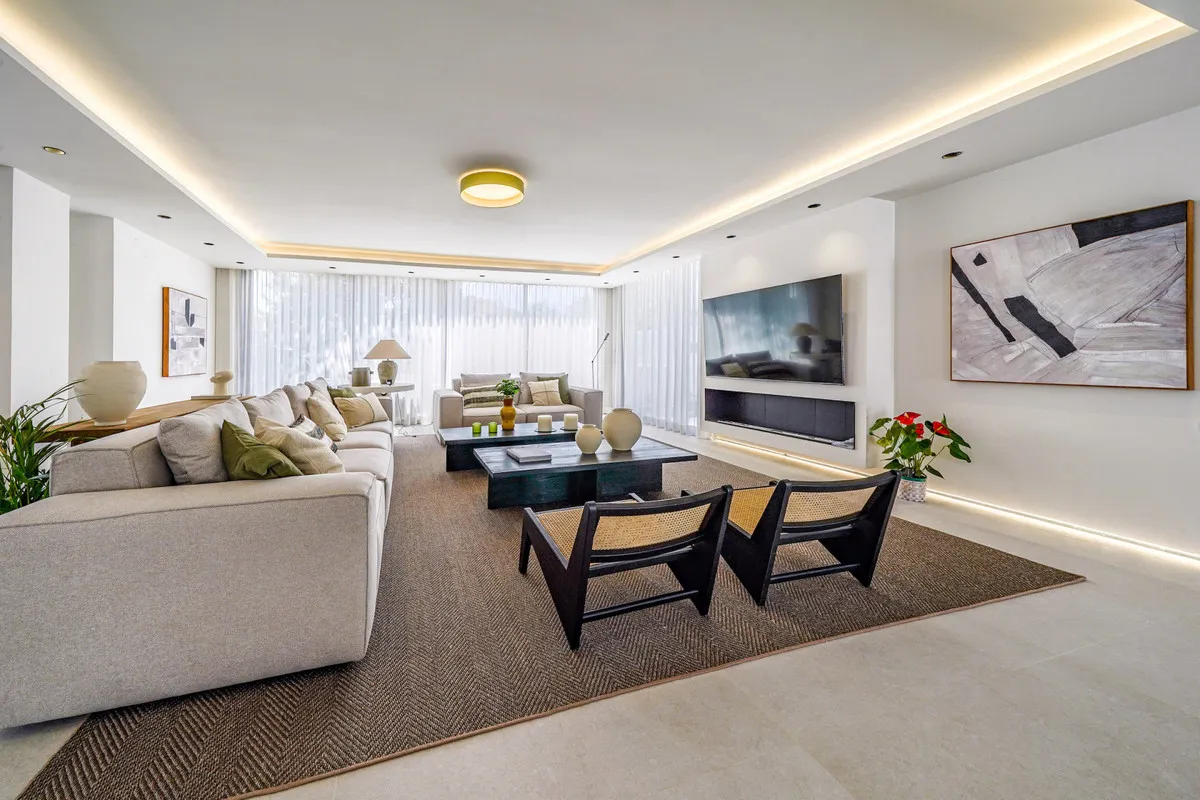 a6797b27-01ab-4e51-bcf6-78127383aece