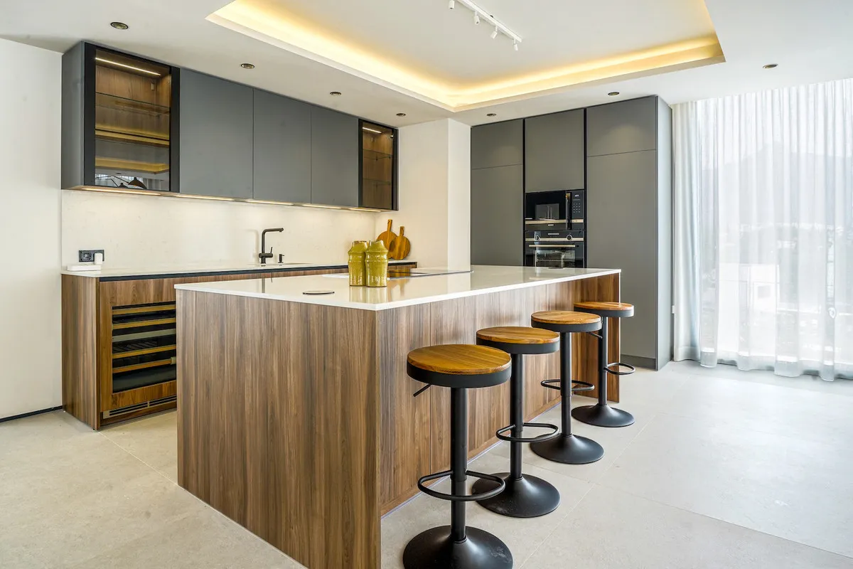 b4fe03fe-d8e9-4286-bac8-0f5ede34e282