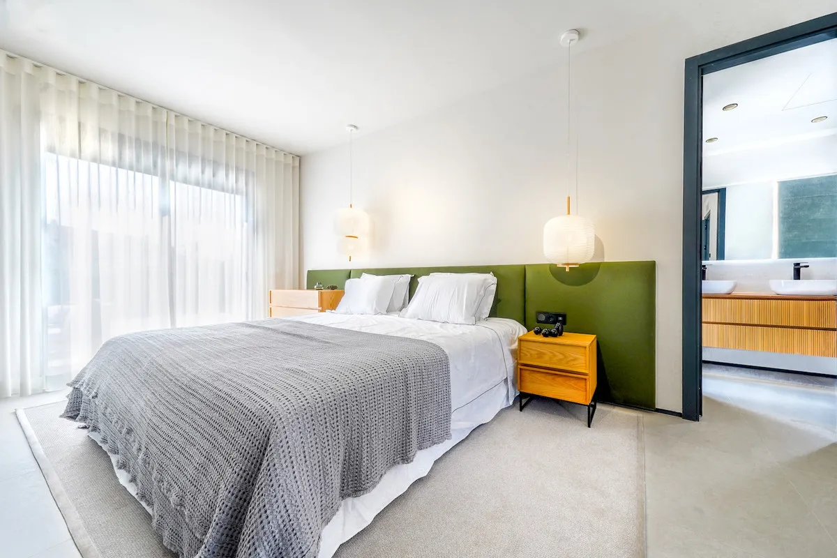 ceb1d011-e716-4581-adec-8e65de2fd3cf