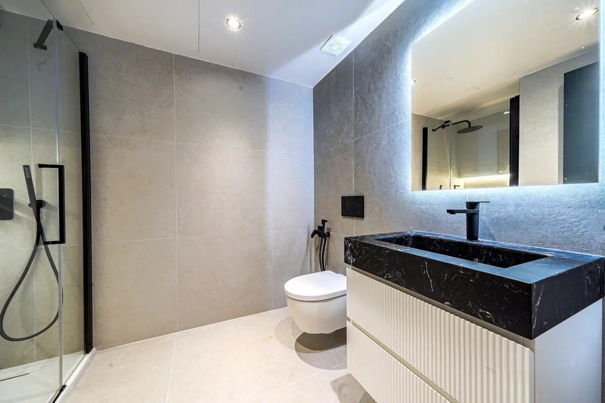 e20055dd-4eba-477d-91db-257e0361433d