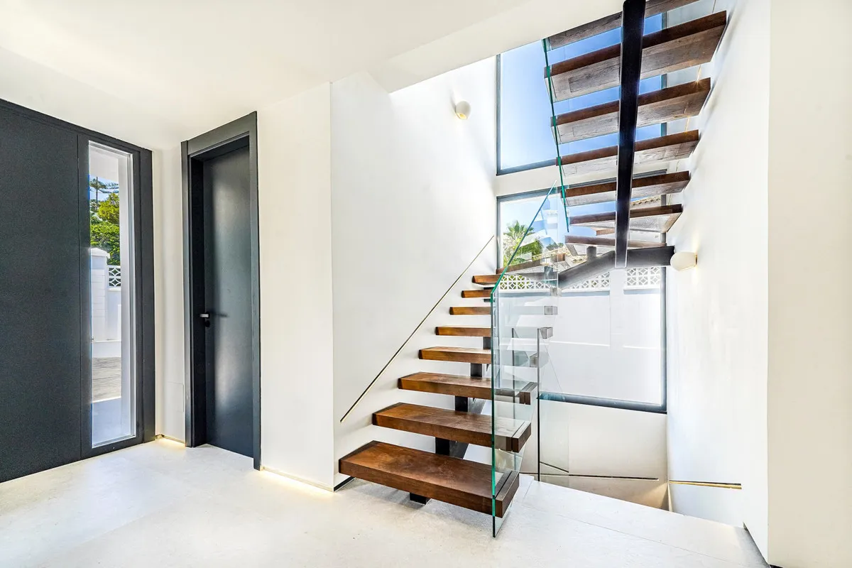 eb7e6efd-b6b6-4d74-b7ea-61624c861316